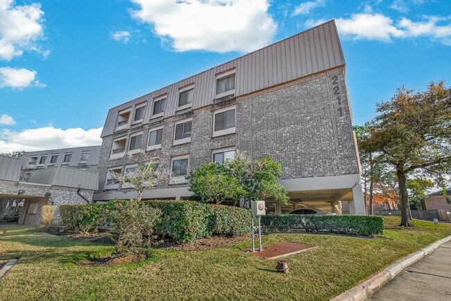 Foto del edificio - 2211 S Braeswood Blvd