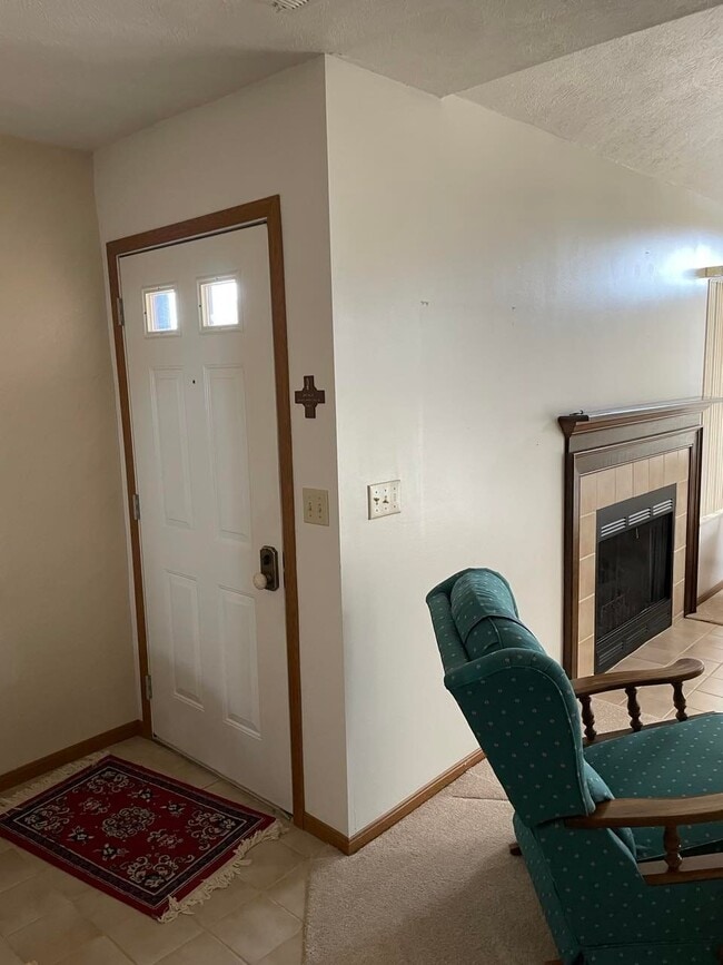 Building Photo - 69 Ashford Dr