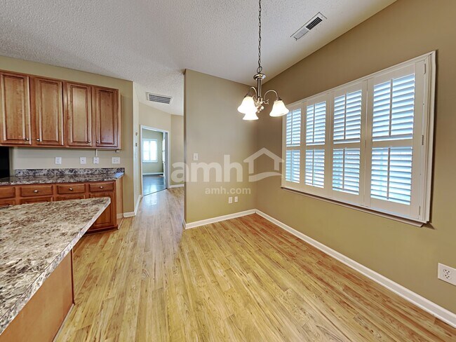 Foto del edificio - 582 Cotton Brook Dr