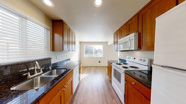 Granite counters - 3318 S Chandler St