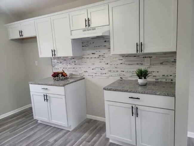 Foto del edificio - New Rehabbed home close to the train and t...