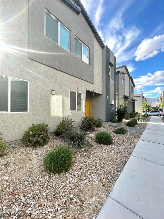Building Photo - 4531 Stardust Moon Ave