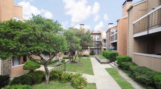 Foto principal - 6033 E NW Hwy