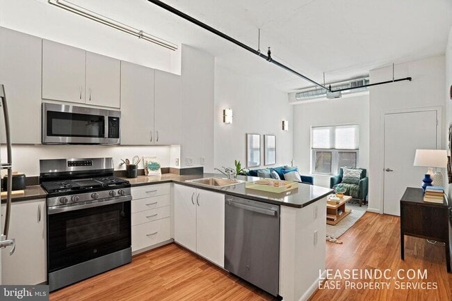 Foto del edificio - 1300 N St NW
