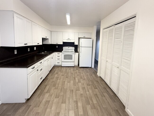 Foto del edificio - 445 E 800 N St