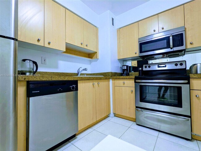 Building Photo - 9195 Collins Ave