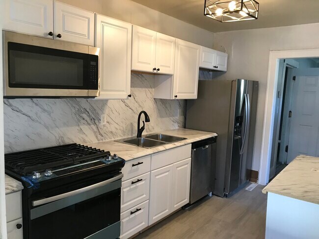 Foto del edificio - 1002 -1004 29th Ave NE