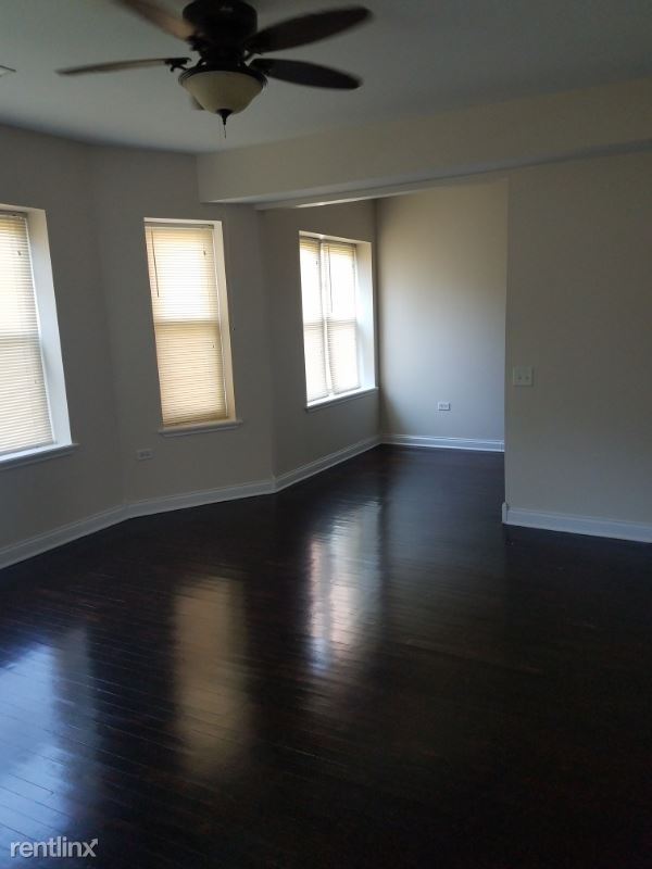 Building Photo - 1 br, 1 bath Apartment - 12013-15 S Eggleston