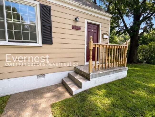 Foto del edificio - 4423 Eanes Ln