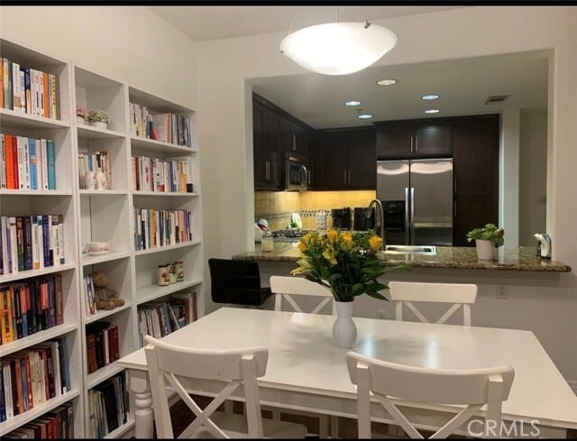 Foto principal - 931 E Walnut St