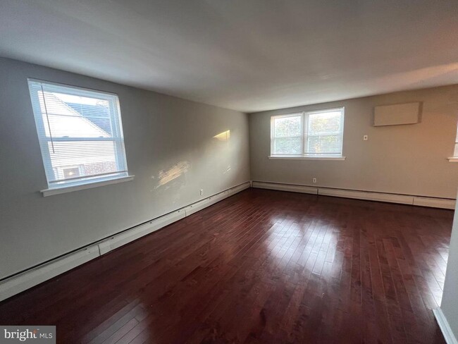 Building Photo - 4431 Aberdale Rd