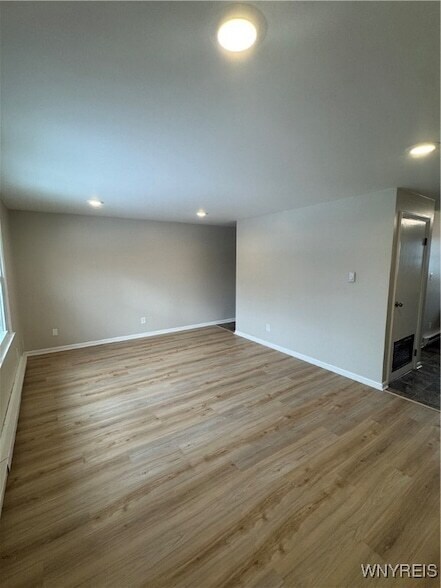 Foto del edificio - 109 Ensign Ave