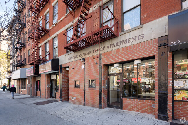 Foto del edificio - Second Canaan Co-op Apartments