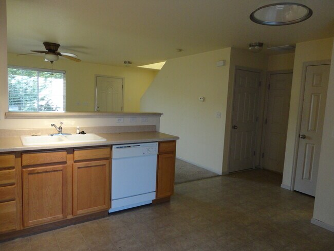 Foto del edificio - Single Family Home For Rent