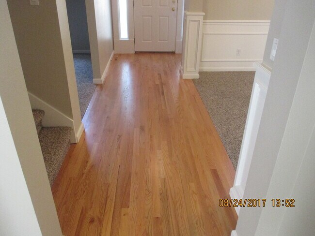 Building Photo - 4 Bedroom Home in Hobble Creek!