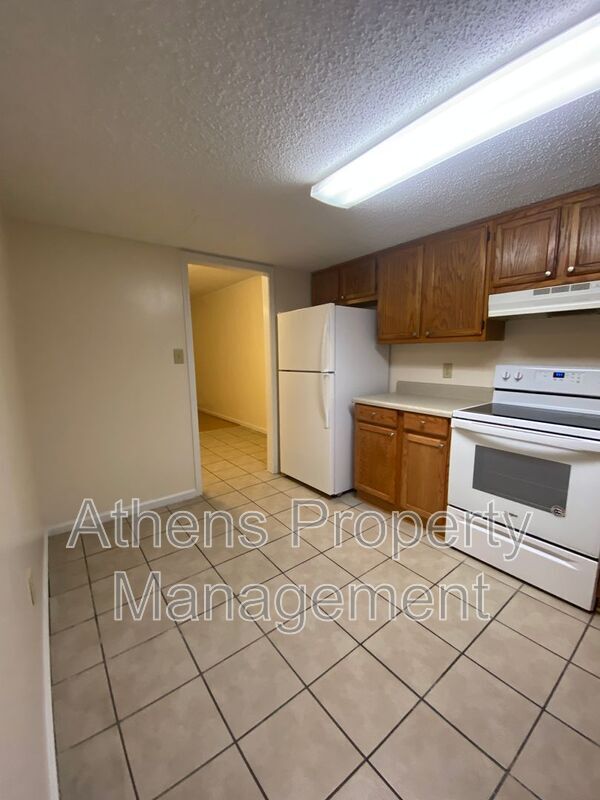 Foto del edificio - 185 Shoemaker Ct