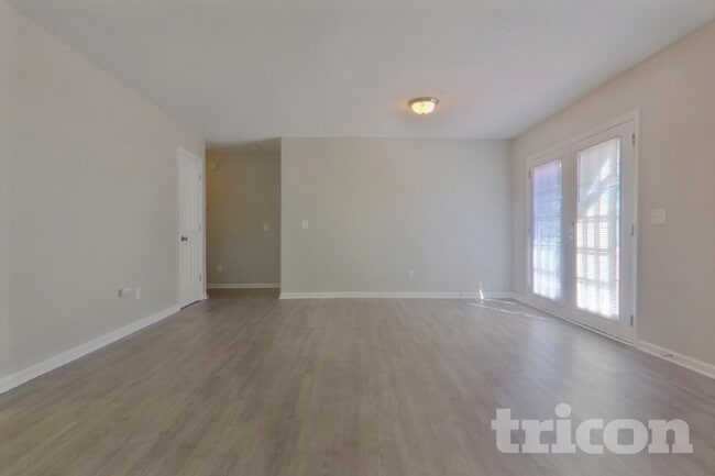 Building Photo - 108 Woodlands Village Dr