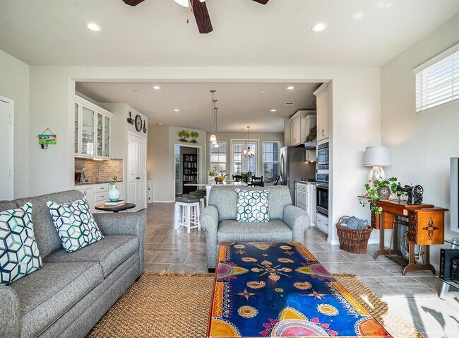 Building Photo - 1420 Veranda Mist