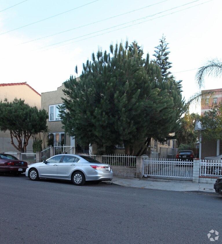 Building Photo - 1842 Mariposa Ave
