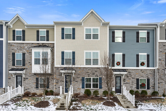 Building Photo - 1005 Mohawk Ln