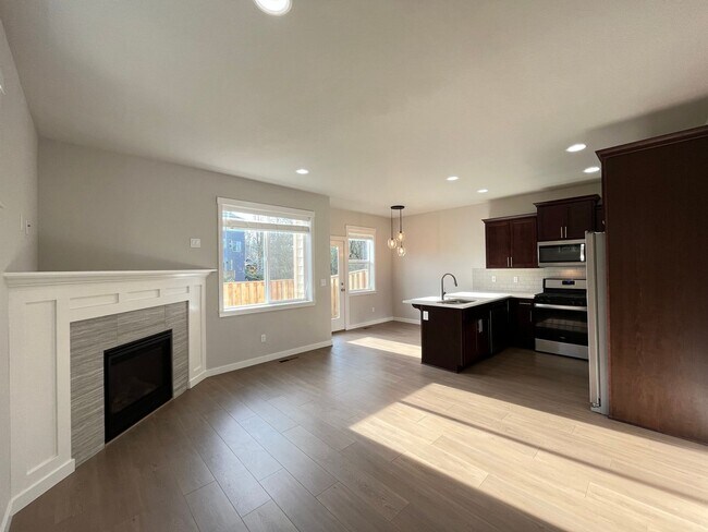 Foto del edificio - 3Bd/2.5Ba Newly Built 2020 Home Located in...