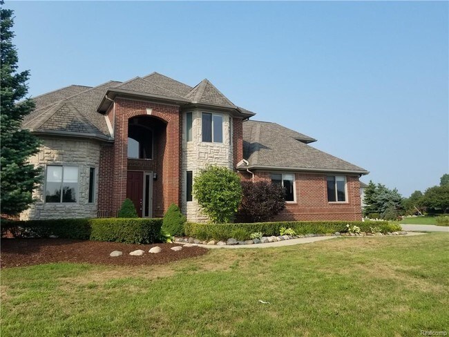 Foto del edificio - 8374 Jack Pine Dr