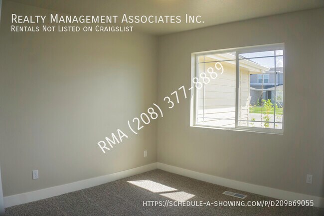 Building Photo - Luxurious 3 Bedroom Home in Eagle! $500.00...