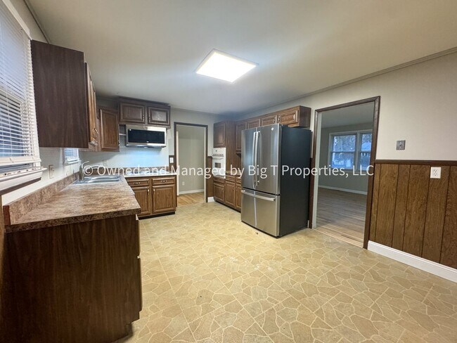 Foto del edificio - Cute ranch house with huge fenced yard