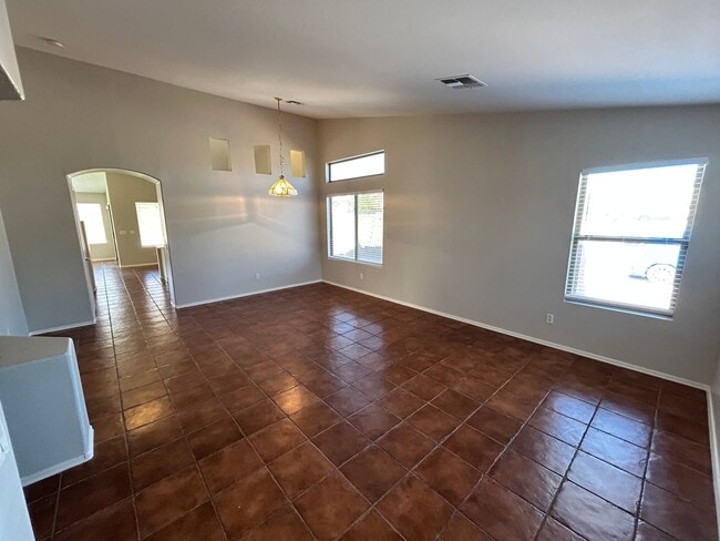 Foto del edificio - Spacious 3Bd 2 Ba Home In Litchfield Park ...