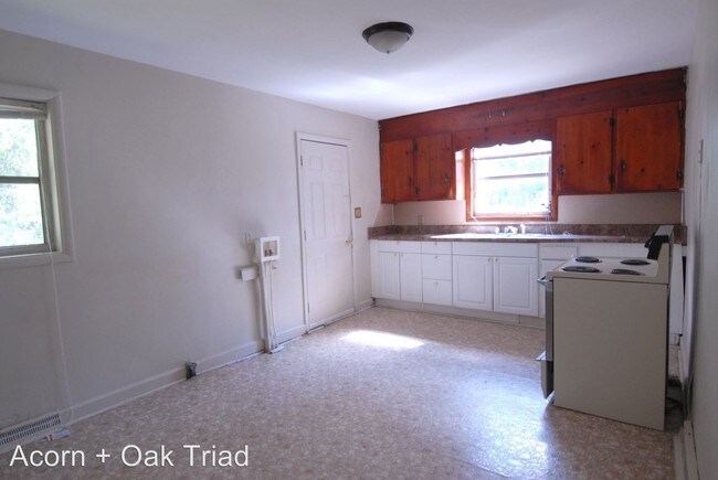 Building Photo - 3 br, 1.5 bath House - 1414 Madison Street
