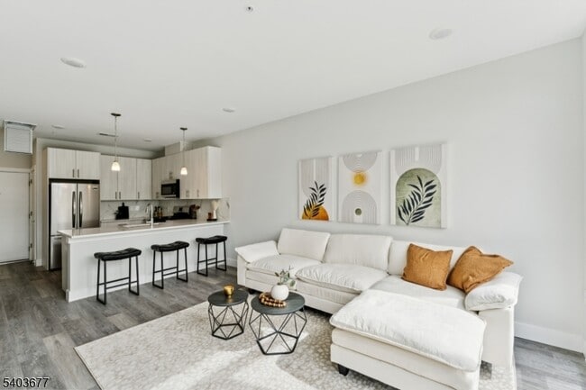 Foto del edificio - 140 W Webster Ave