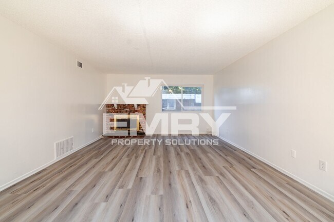Building Photo - 3848 W 105th St