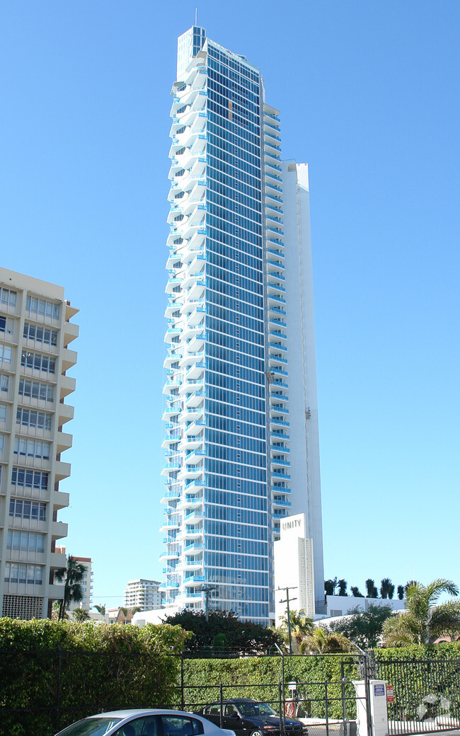 Foto del edificio - Paramount Bay