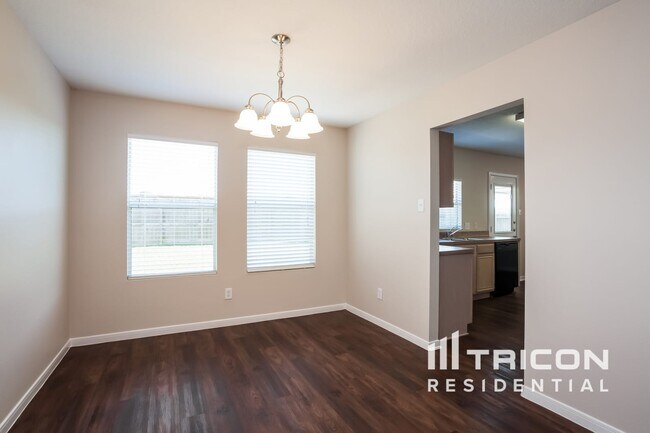 Building Photo - 1114 Fairlane Square