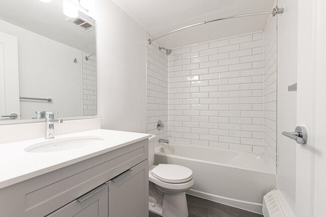 Building Photo - 295 Dale Cres