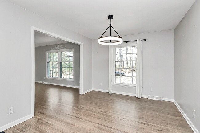 Building Photo - 1932 Stoneyridge Dr