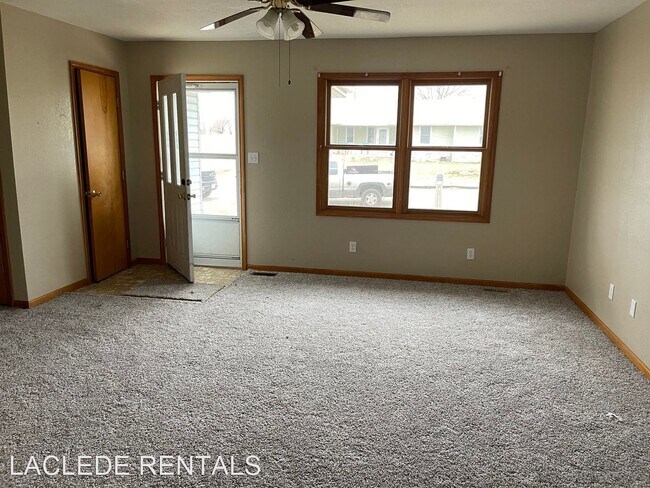 Building Photo - 3 br, 2 bath House - 1232 Fowler