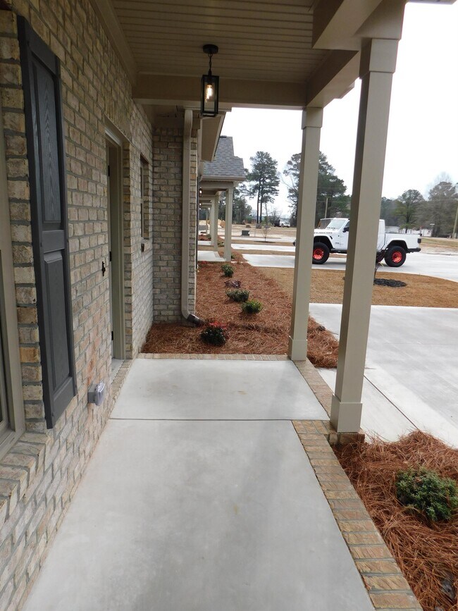 Building Photo - 890 Forehand Rd