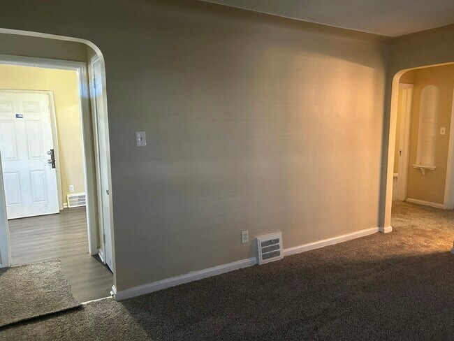 Building Photo - 6491 Stahelin Avenue