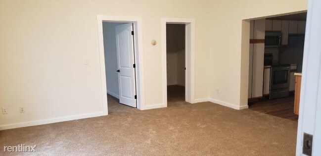 Building Photo - 2 br, 1 bath Apartment - 203 E Callender St
