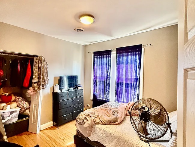 Foto del edificio - 831 N Ashland Ave