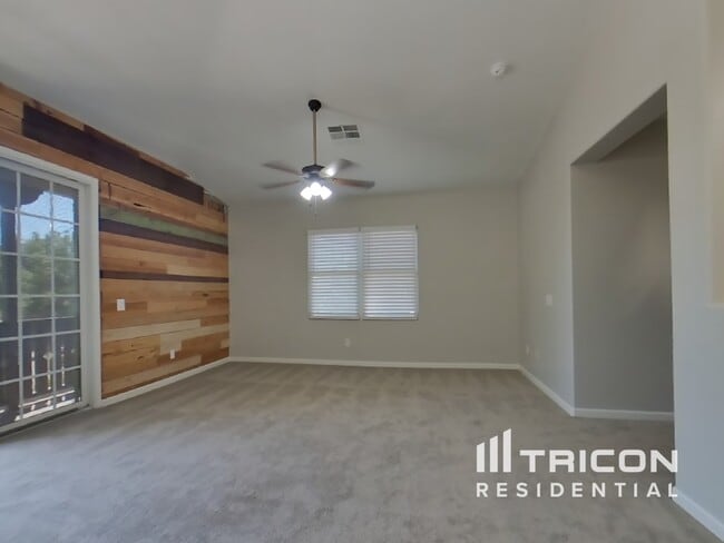 Building Photo - 1382 S Sabino Dr