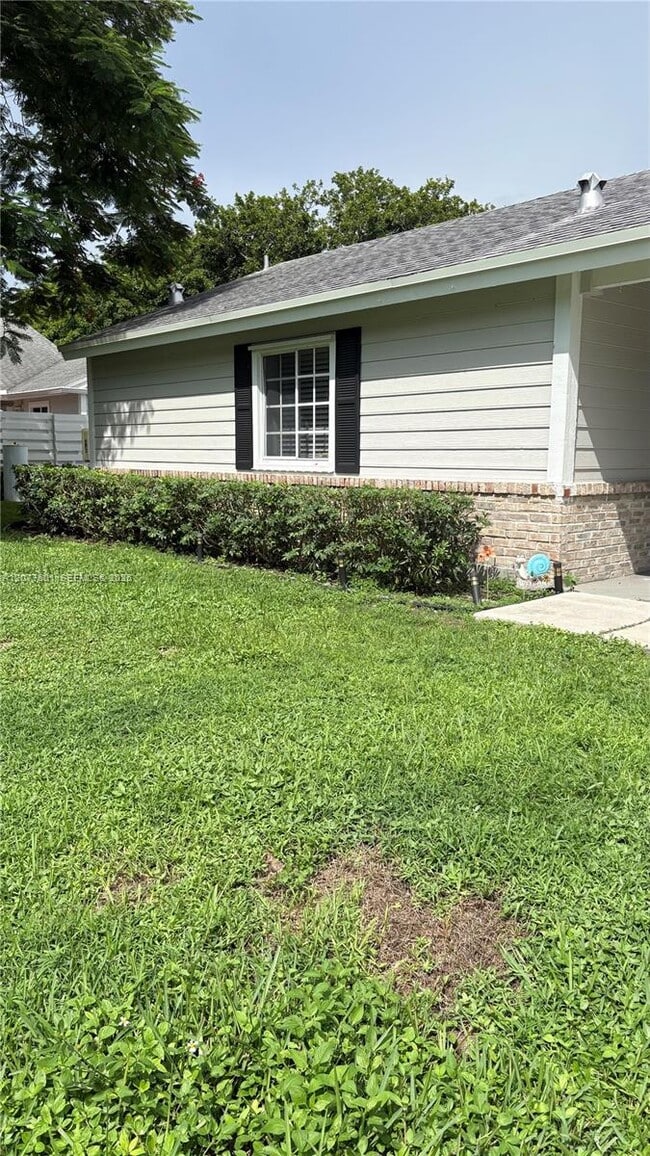 Building Photo - 13796 SW 149th Cir Ln