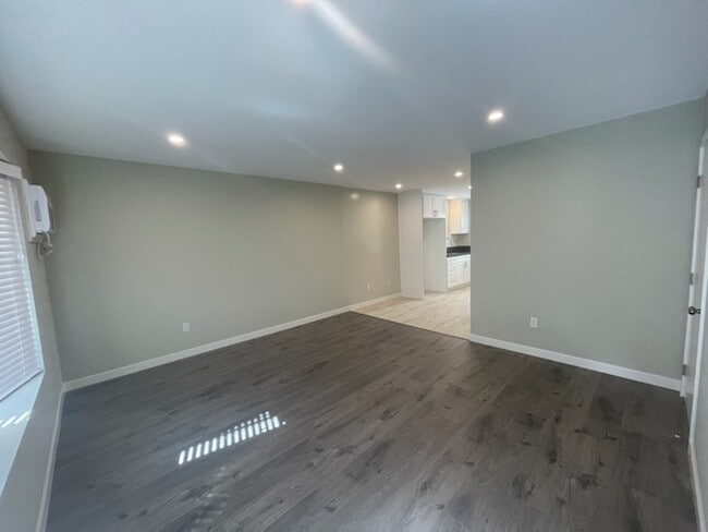 Building Photo - 14603 Delano St