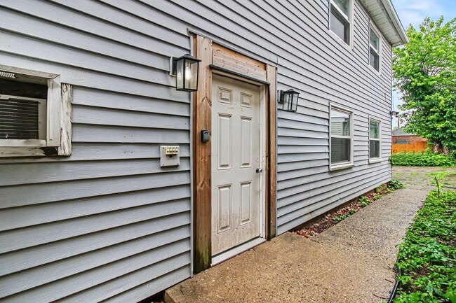 Building Photo - 1932 Truitt Ave