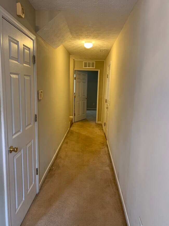 Foto del edificio - 5650 Strathmoor Manor Cir