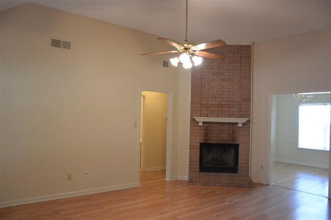 Building Photo - 256 Poplar Bluff Cove