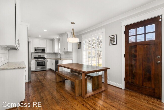 Foto del edificio - 4 br, 2.5 bath House - 2837 Bronte Ave.