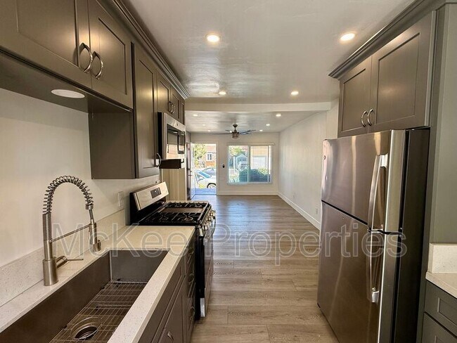 Foto del edificio - 1658 Cable St