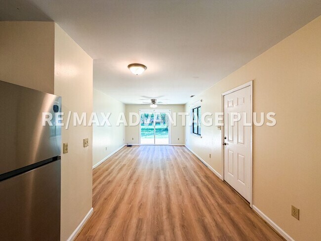 Foto del edificio - 9982 Green Bay Rd